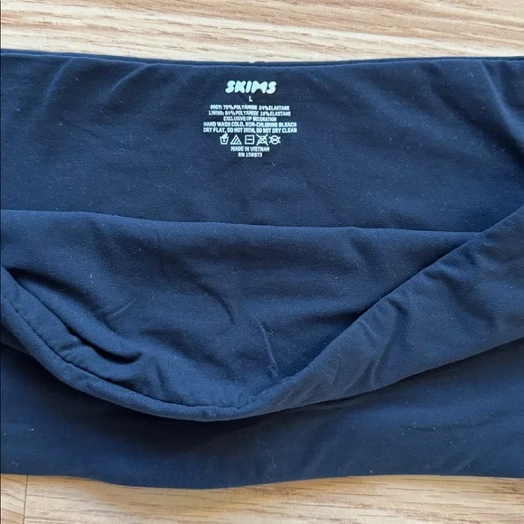 SKIMS Bundle ✨ size L - Picture 4 of 11